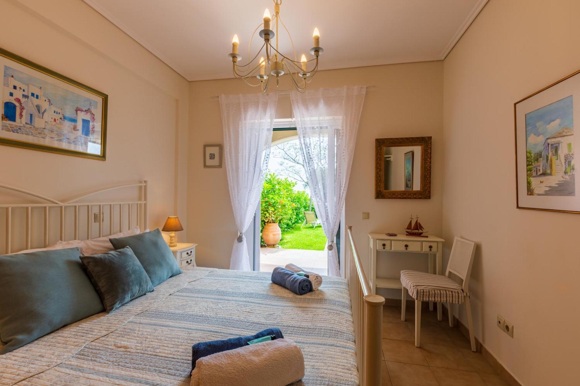 Barbati Seafront Luxury Suites Esterno foto
