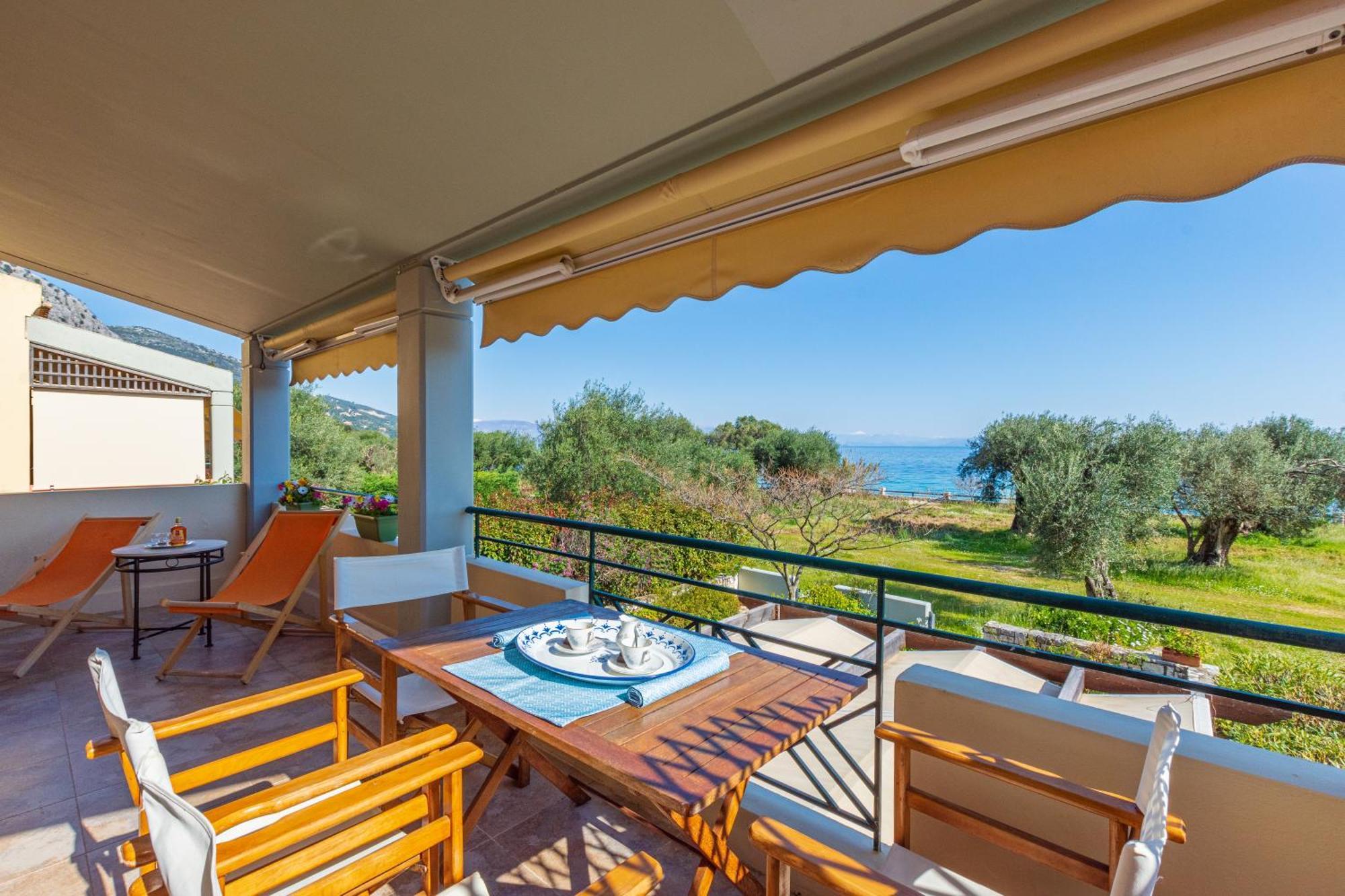 Barbati Seafront Luxury Suites Esterno foto