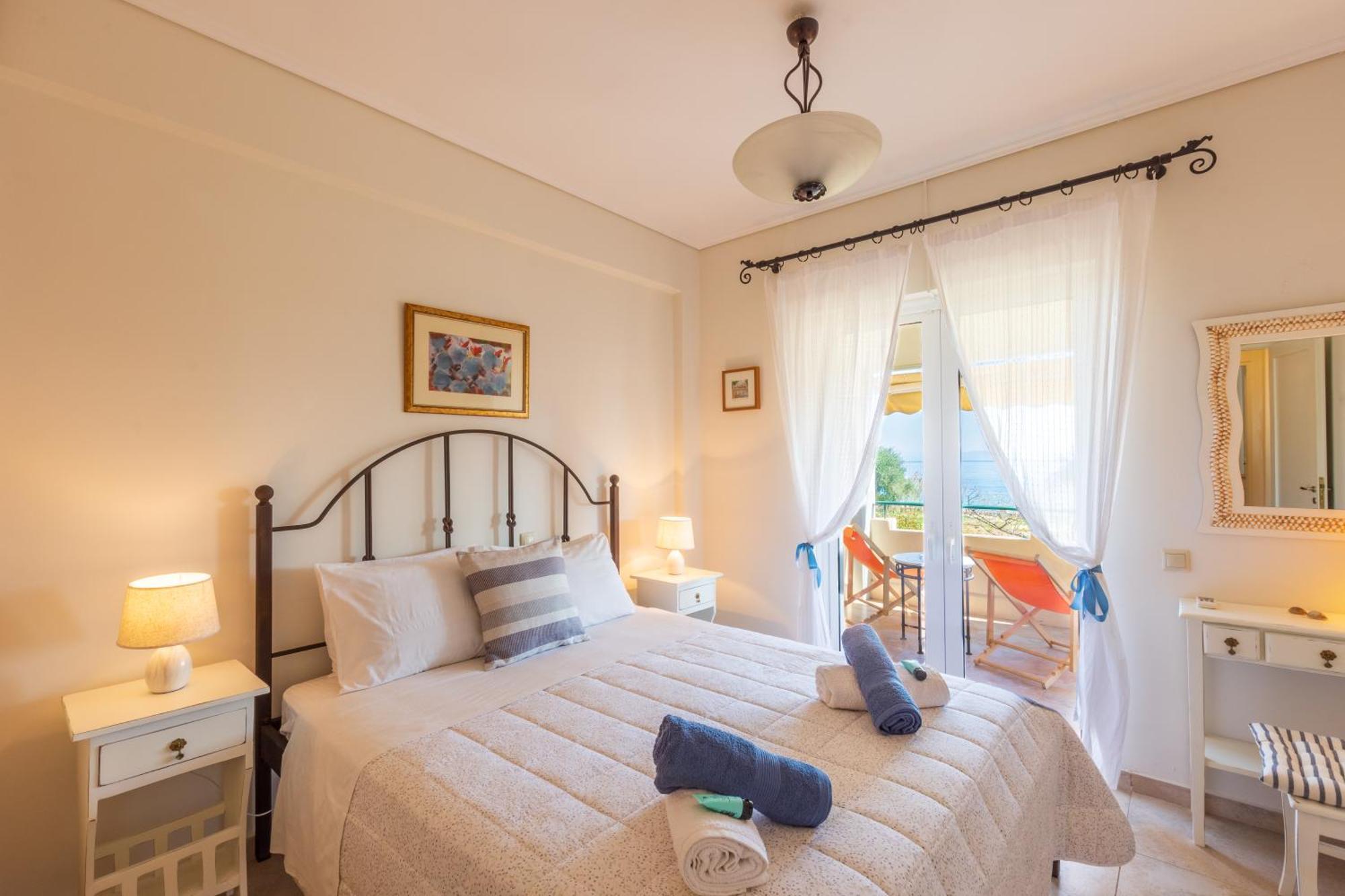 Barbati Seafront Luxury Suites Esterno foto